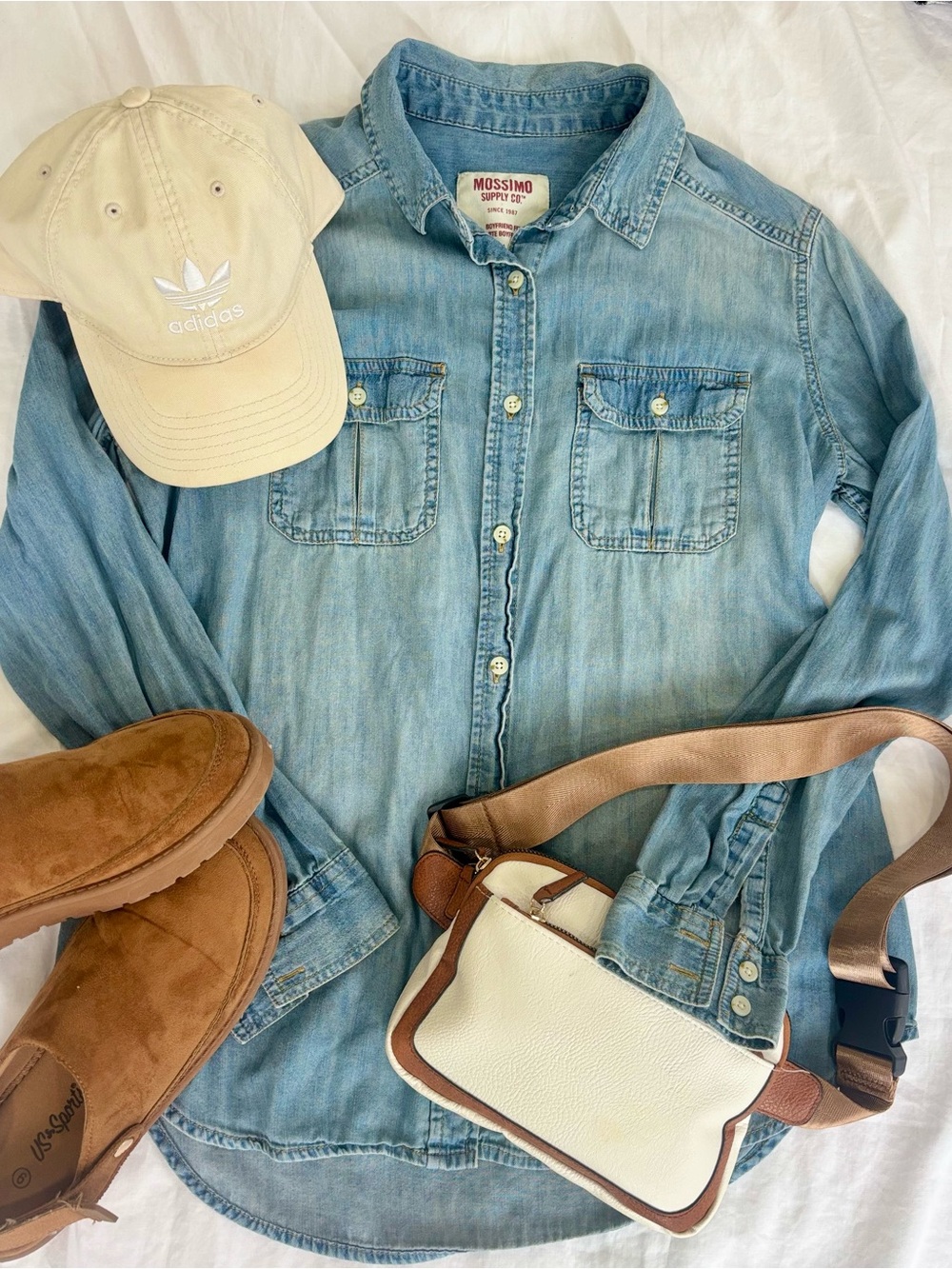 Mossimo Supply Co. Light Denim Button-Down Shirt Womens M 100% Cotton